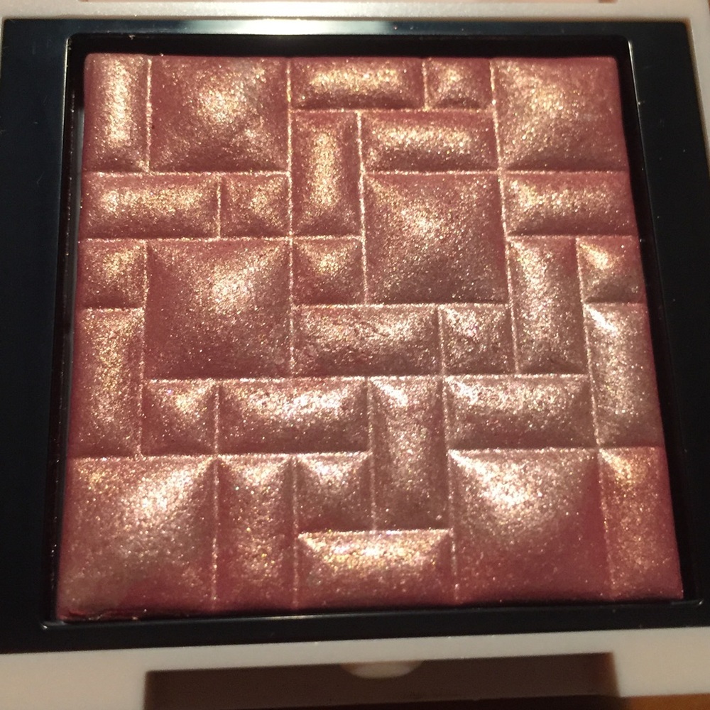Bobbi Brown Highlighting Powder - Picture 5 of 11